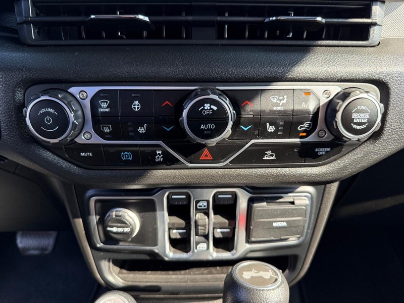 Jeep Wrangler 4xe Vehicle Image 19