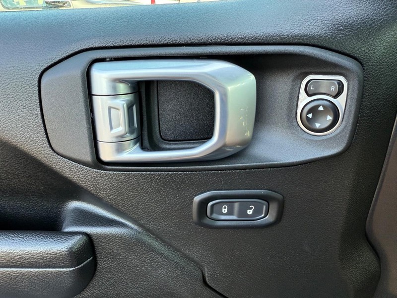 Jeep Wrangler 4xe Vehicle Image 24