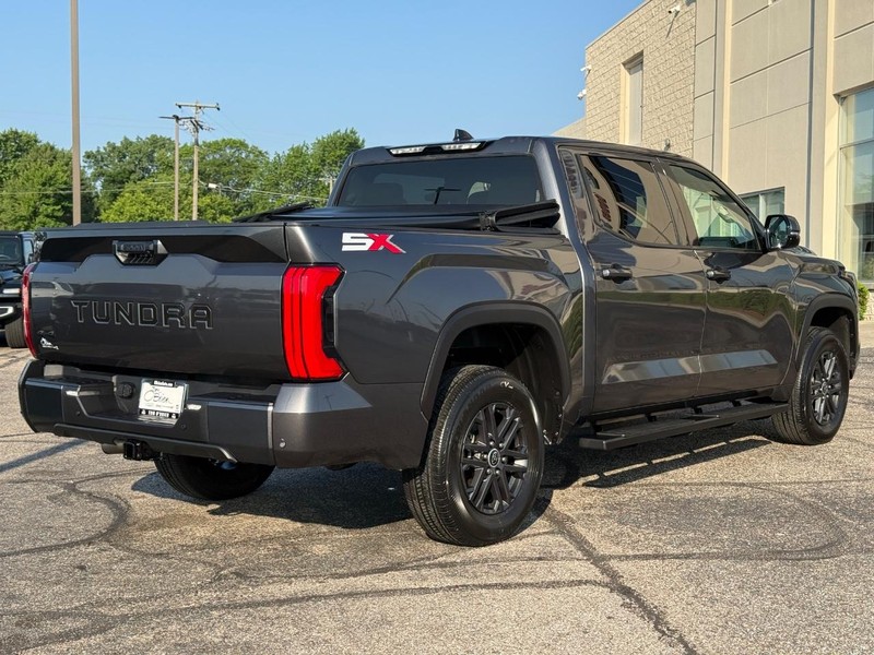 Toyota Tundra 4WD Vehicle Image 03