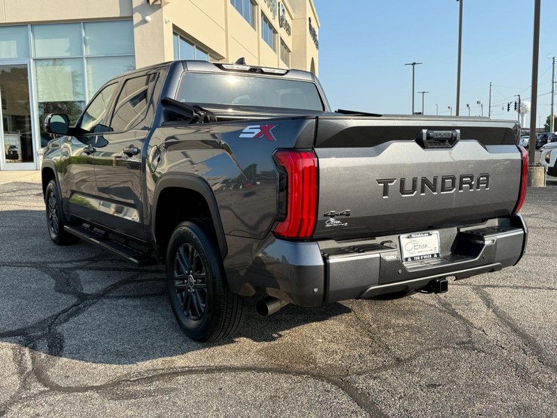 Toyota Tundra 4WD Vehicle Image 05