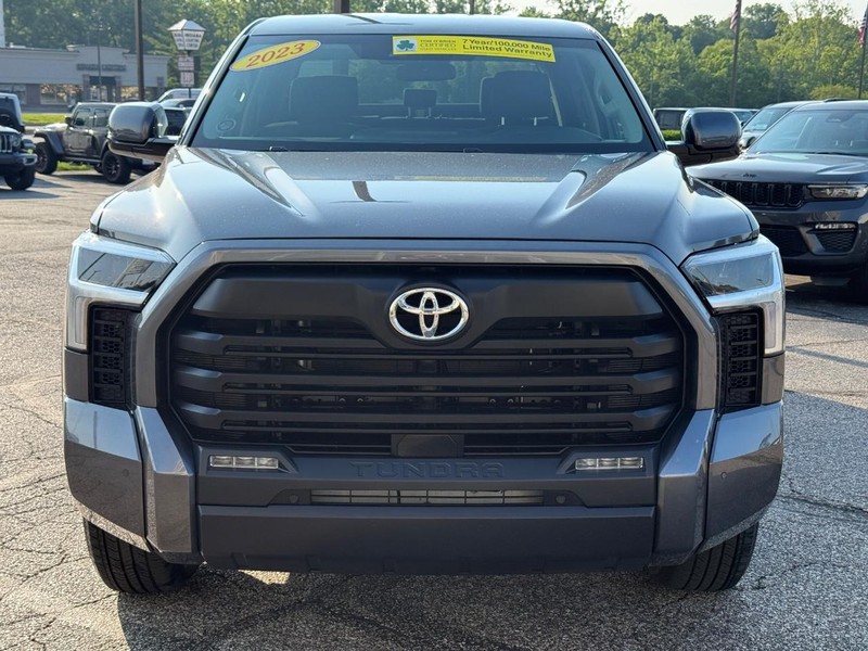 Toyota Tundra 4WD Vehicle Image 09