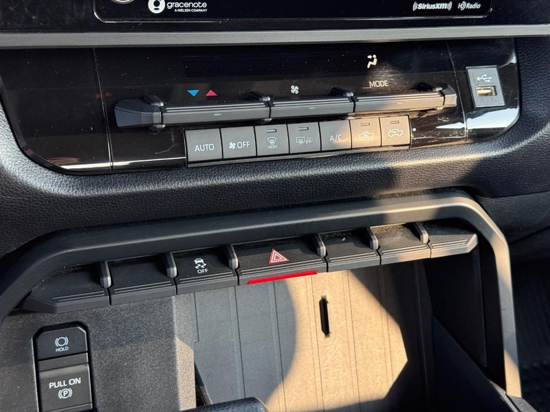 Toyota Tundra 4WD Vehicle Image 19