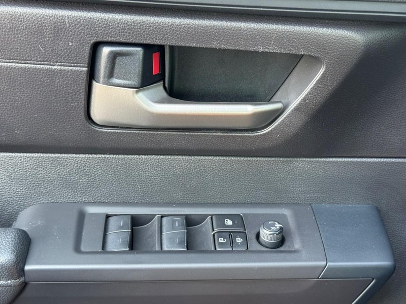Toyota Tundra 4WD Vehicle Image 24