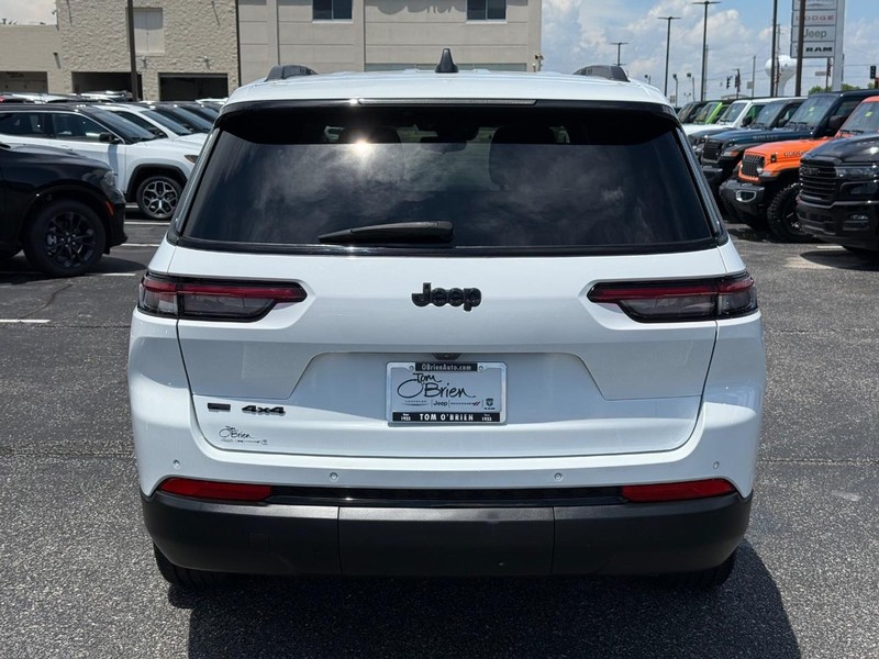Jeep Grand Cherokee L Vehicle Image 04