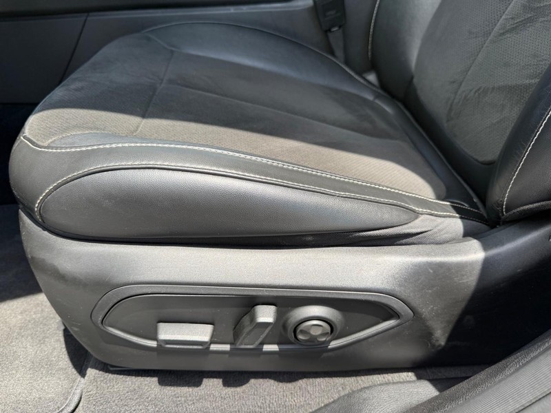 Jeep Grand Cherokee L Vehicle Image 28