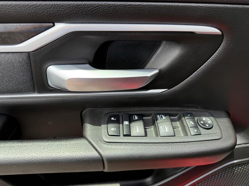 Ram 1500 Vehicle Image 24