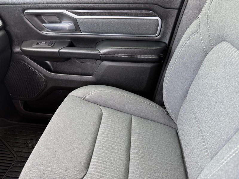 Ram 1500 Vehicle Image 21