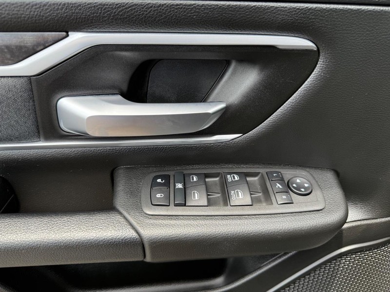 Ram 1500 Vehicle Image 24