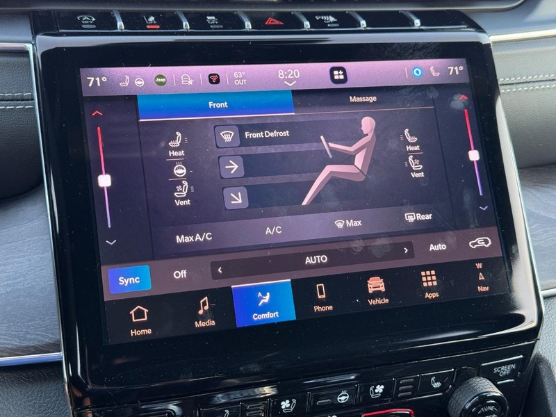 Jeep Grand Cherokee Vehicle Image 18