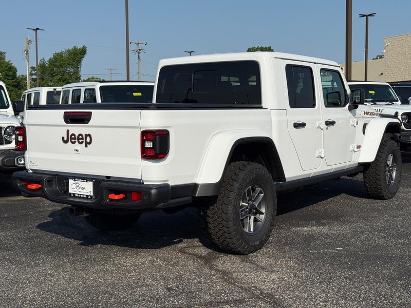 Jeep Gladiator Vehicle Image 03