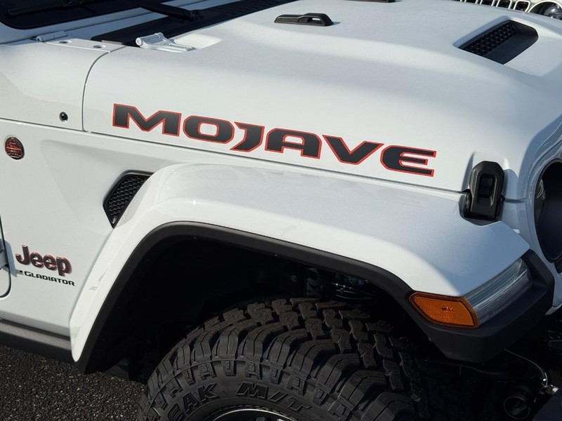 Jeep Gladiator Vehicle Image 05