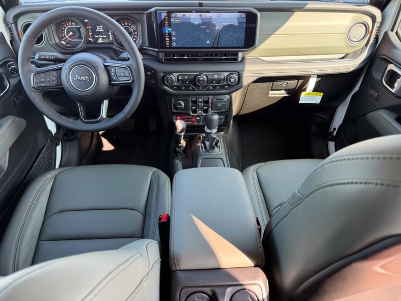 Jeep Gladiator Vehicle Image 08