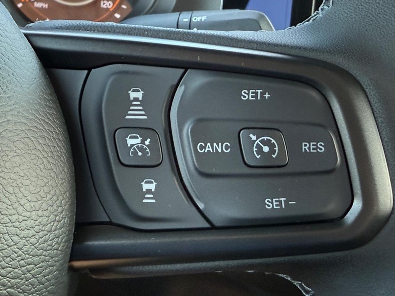 Jeep Gladiator Vehicle Image 11