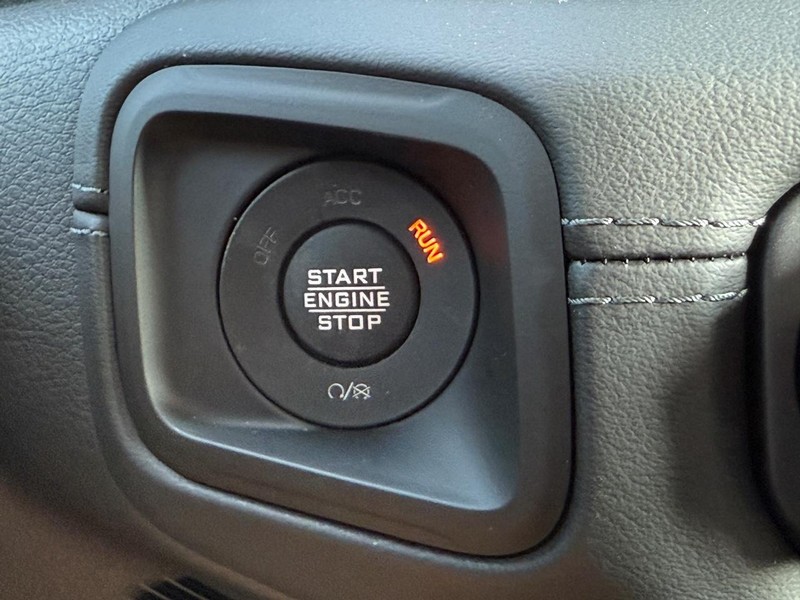 Jeep Gladiator Vehicle Image 12