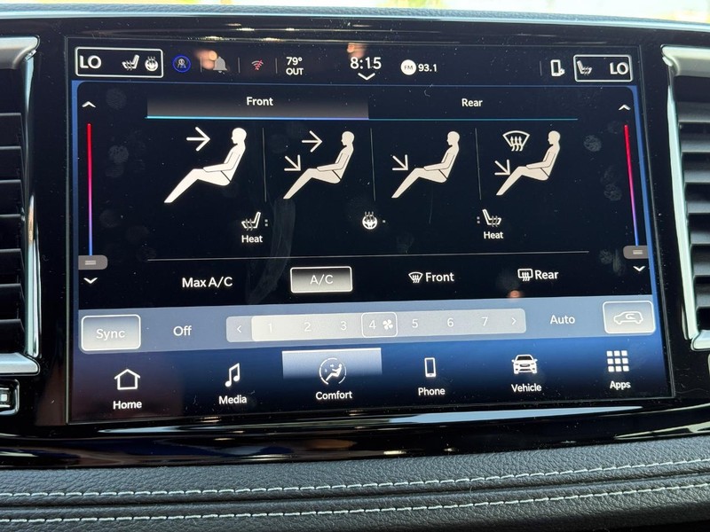 Chrysler Pacifica Vehicle Image 13