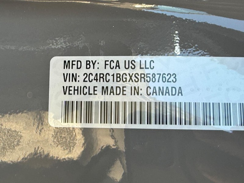 Chrysler Pacifica Vehicle Image 20