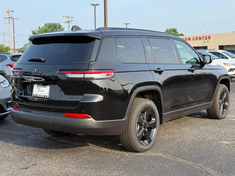 Jeep Grand Cherokee L Vehicle Image 03