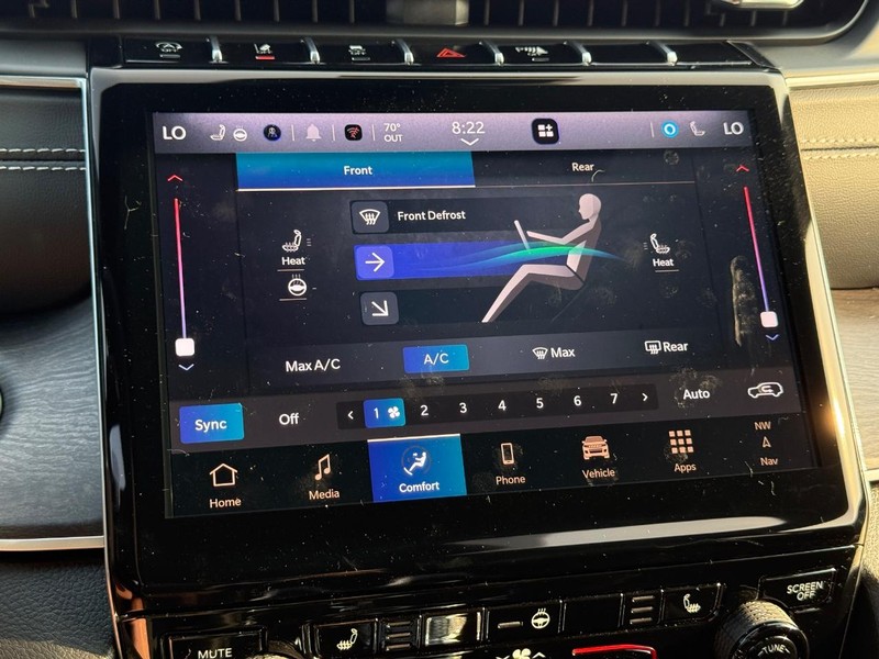 Jeep Grand Cherokee L Vehicle Image 14