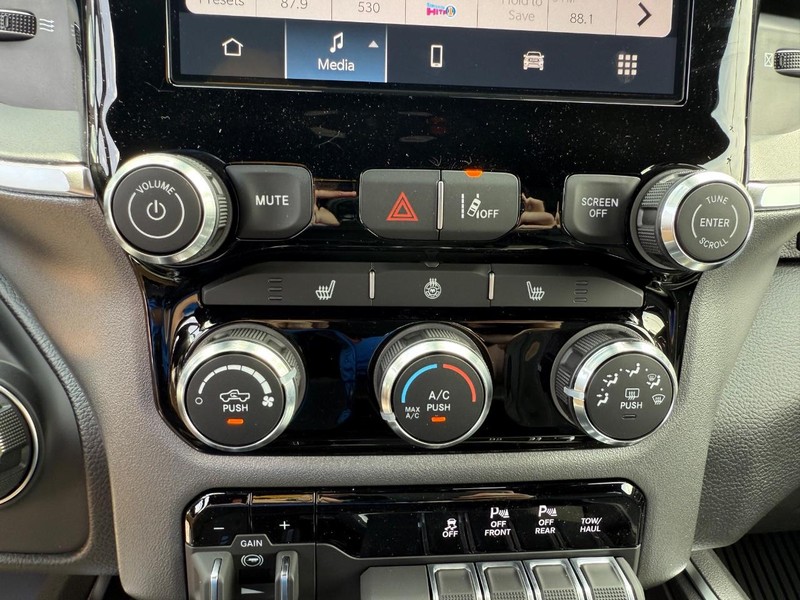 Ram 1500 Vehicle Image 13