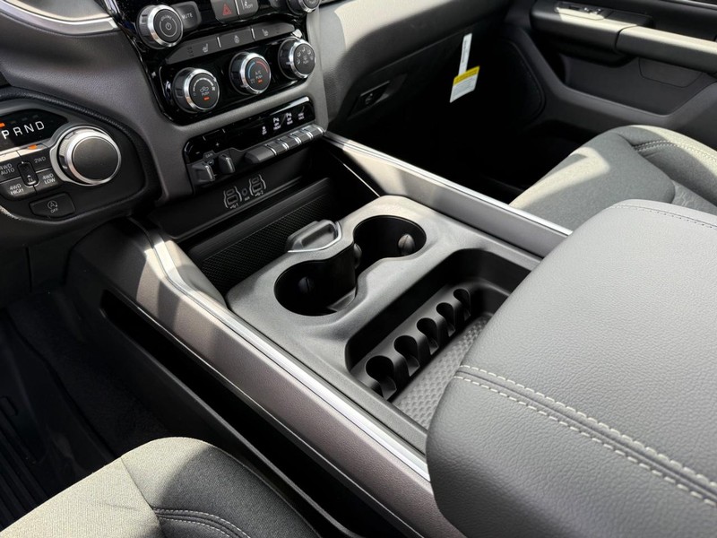 Ram 1500 Vehicle Image 14
