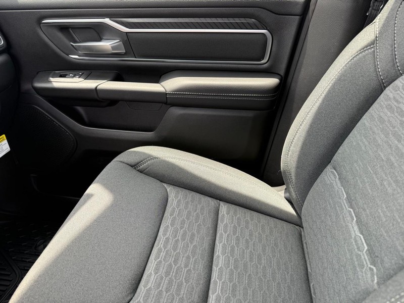 Ram 1500 Vehicle Image 15