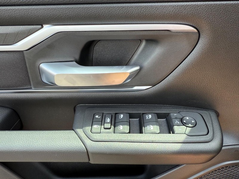 Ram 1500 Vehicle Image 18