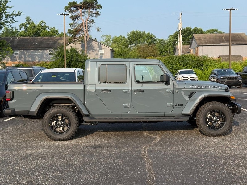 Jeep Gladiator Vehicle Image 02
