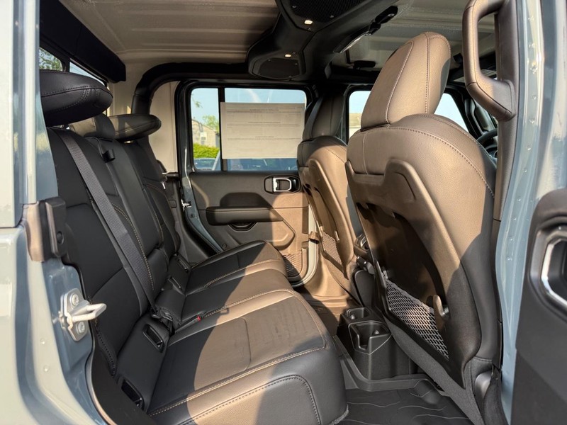 Jeep Gladiator Vehicle Image 06