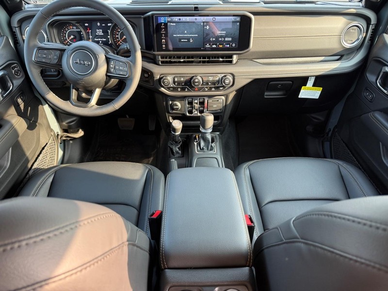 Jeep Gladiator Vehicle Image 08