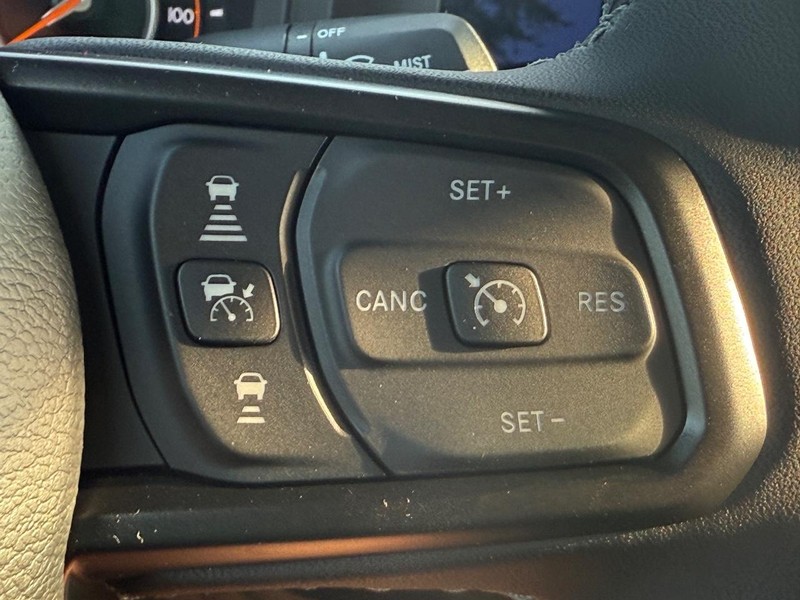 Jeep Gladiator Vehicle Image 11