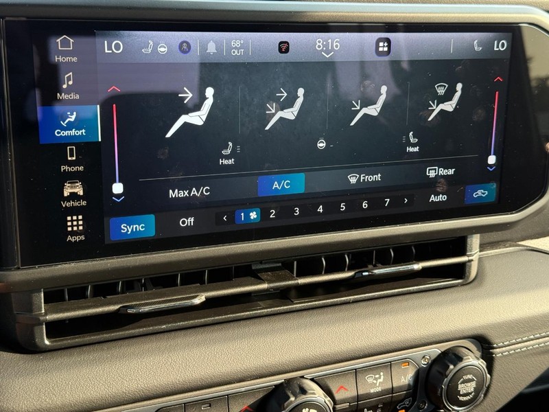 Jeep Gladiator Vehicle Image 15