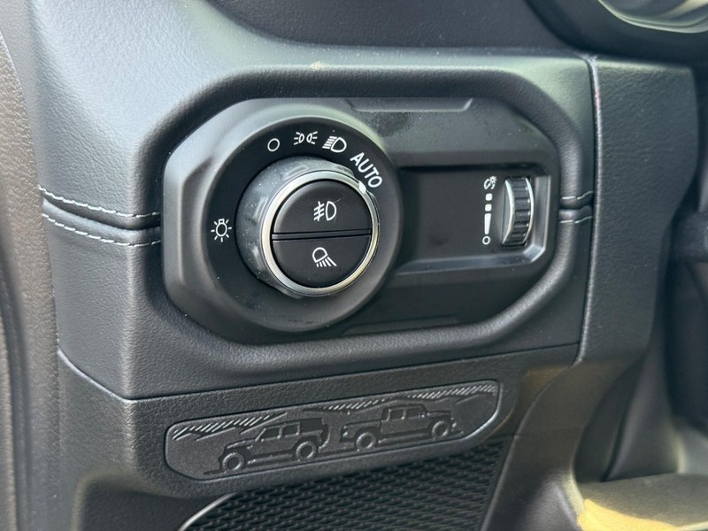 Jeep Gladiator Vehicle Image 19
