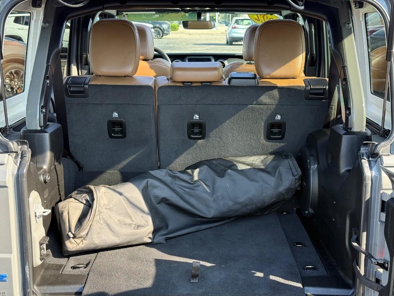 Jeep Wrangler 4xe Vehicle Image 07