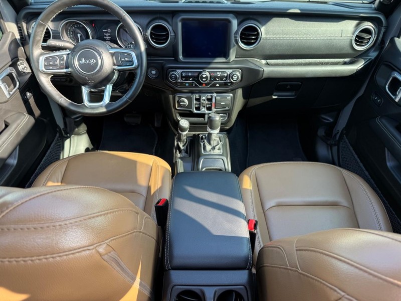 Jeep Wrangler 4xe Vehicle Image 12