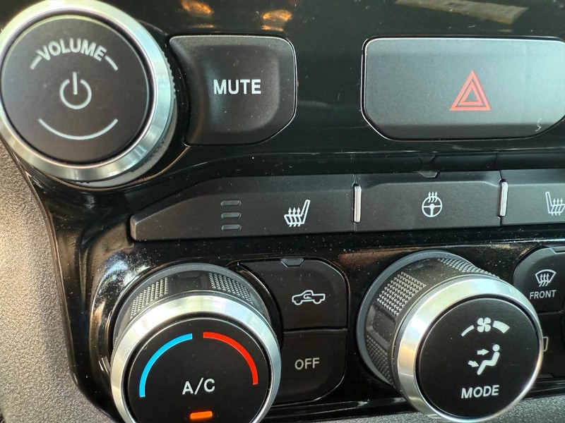 Ram 1500 Vehicle Image 16