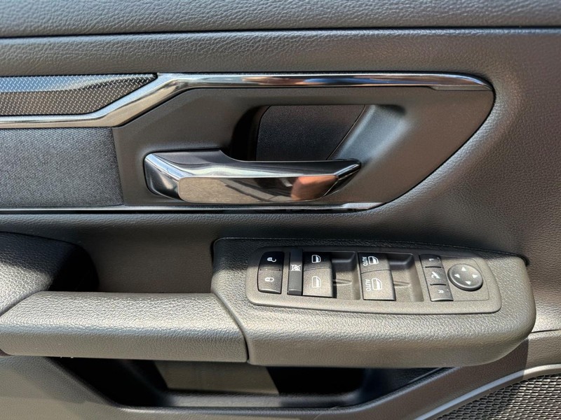 Ram 1500 Vehicle Image 24
