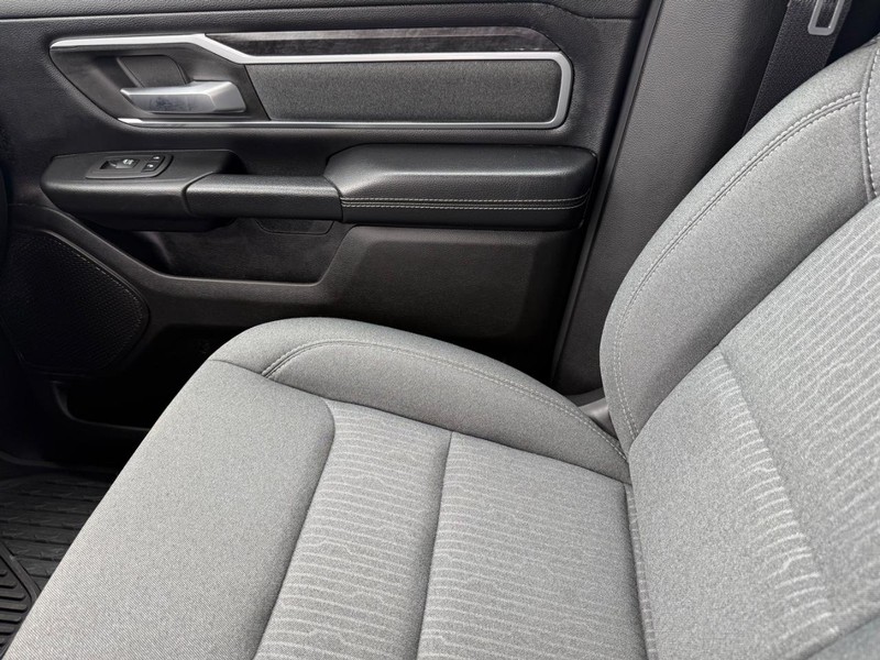 Ram 1500 Vehicle Image 21