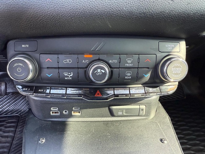 Dodge Durango Vehicle Image 18