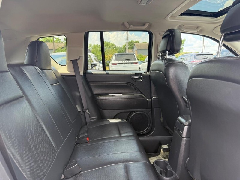 Jeep Compass Vehicle Image 10