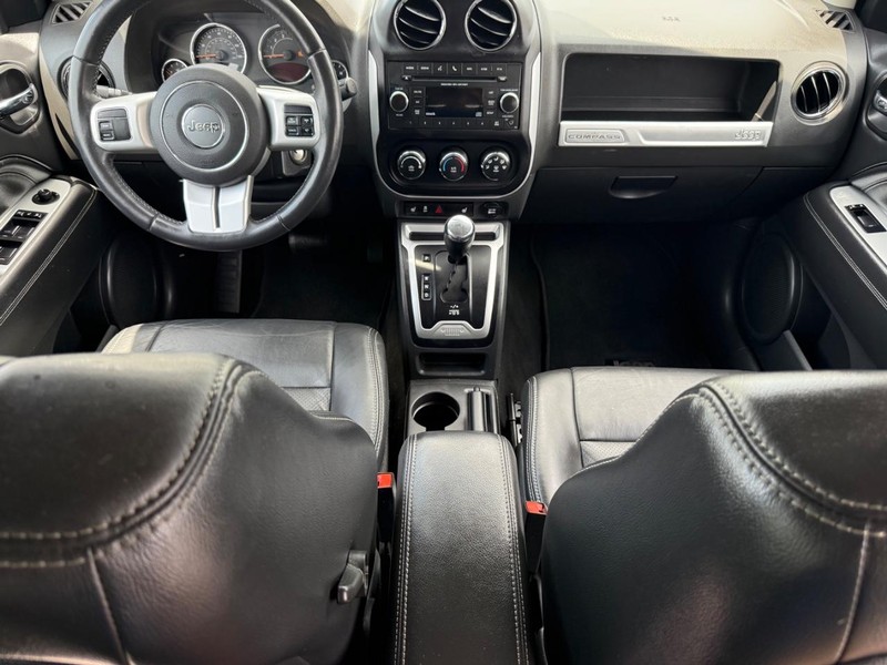 Jeep Compass Vehicle Image 12
