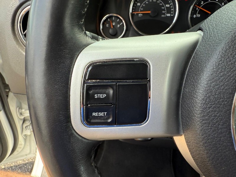 Jeep Compass Vehicle Image 14