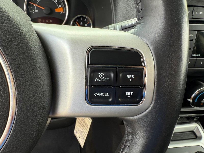 Jeep Compass Vehicle Image 15