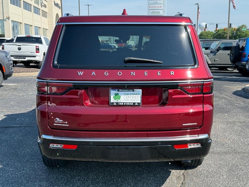 Jeep Wagoneer Vehicle Image 04