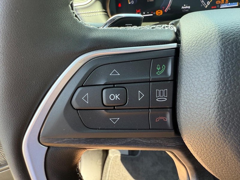 Jeep Grand Cherokee L Vehicle Image 09