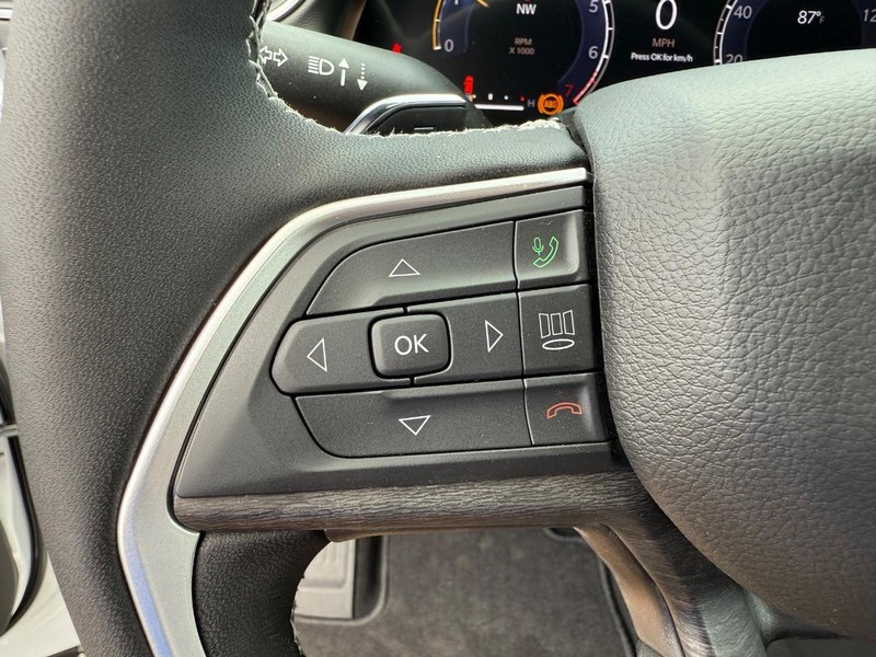 Jeep Grand Cherokee L Vehicle Image 08
