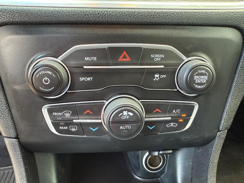 Dodge Charger Vehicle Image 18
