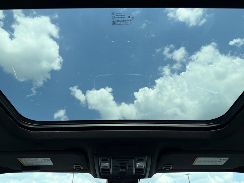 Chevrolet Tahoe Vehicle Image 13