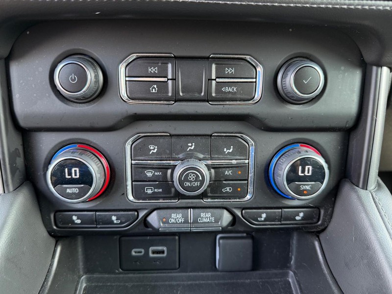 Chevrolet Tahoe Vehicle Image 22
