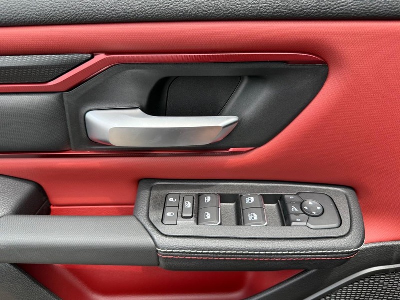 Ram 1500 Vehicle Image 16