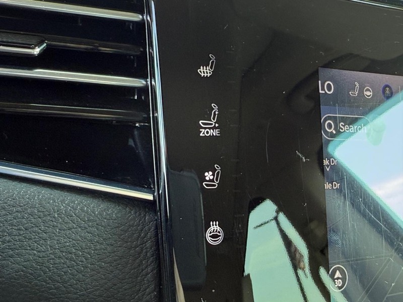 Jeep Wagoneer Vehicle Image 19